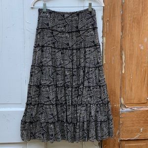 Max Studio Black and Tan ruffled skirt Size XS